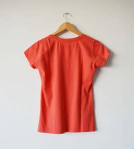 Camiseta laranja - costas