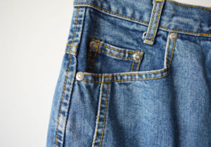 Saia midi botão - detalhe