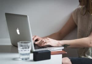 Roupas confortáveis para quem trabalha home office - capa