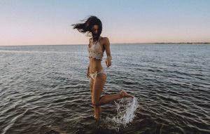 crochê na praia