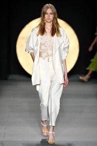 desfile com crochê